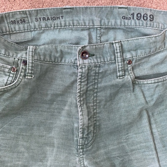 Men’s GAP 36 x 34 Corduroy Straight Legged Pants - Picture 4 of 6